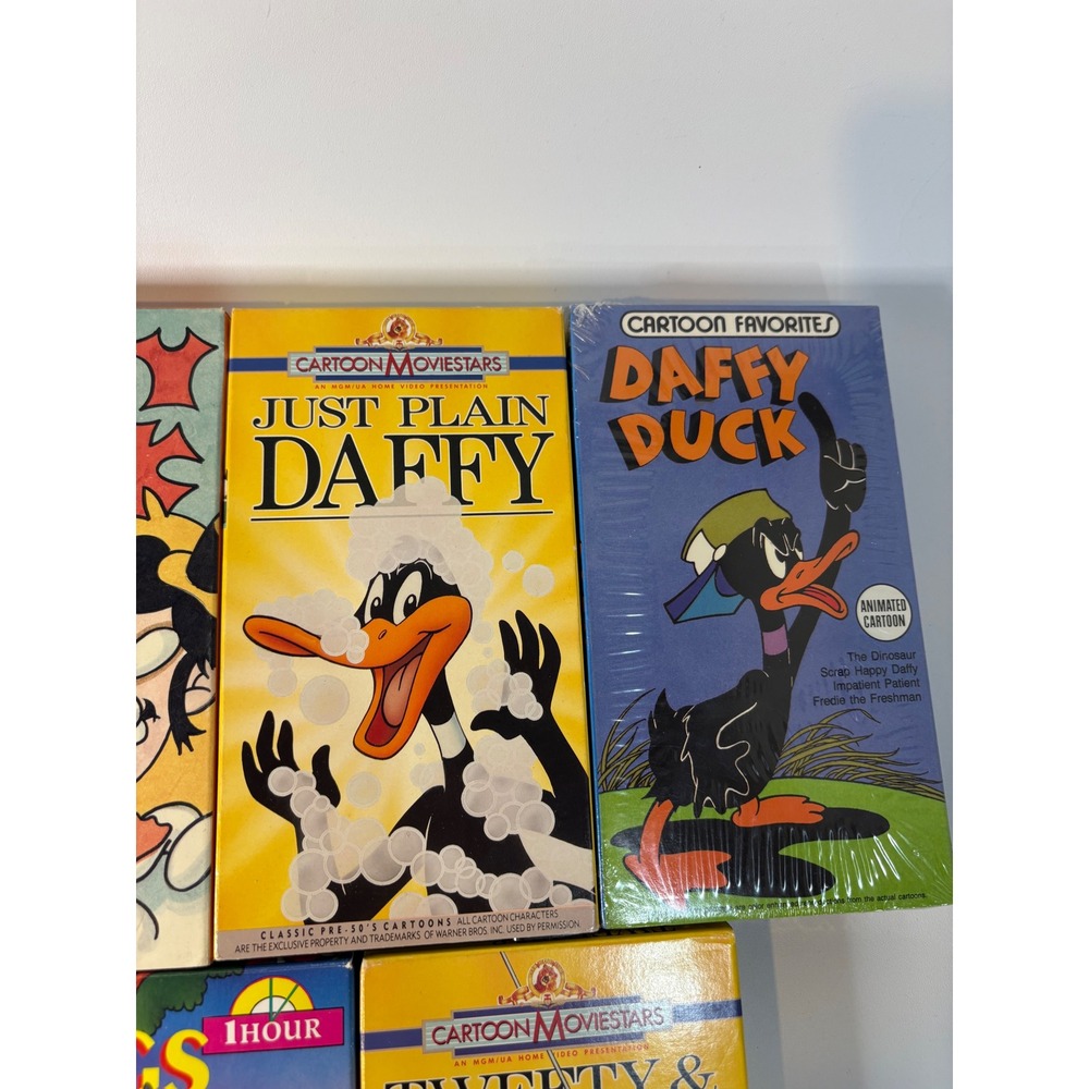 Vtg Looney Tunes VHS Lot of 7 Bugs Bunny Daffy Duck Tweety Sylvester Cartoons - Picture 3 of 6